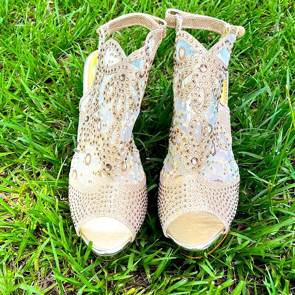 Women’s Gold Stiletto Shoes